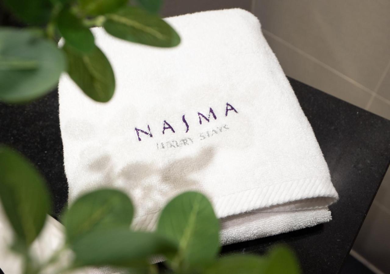 Nasma Luxury Stays - Cayan Tower Dubai Exterior foto